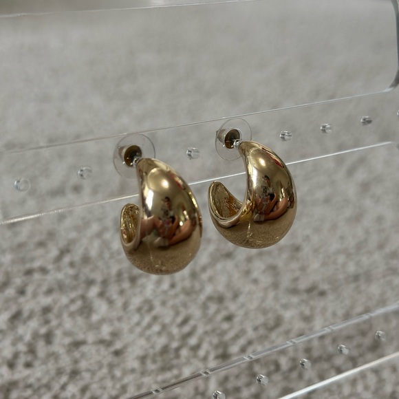 NWOT House of Harlow 1960 Gold Hoop Earrings - Picture 2 of 8